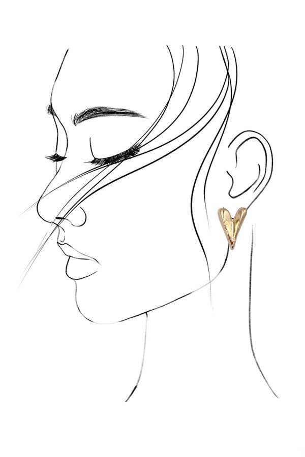 GOLD HEART DESIGN STUD EARRINGS