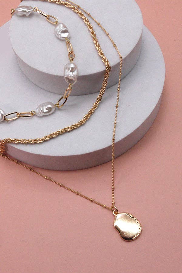 MULTI LAYER PEARL CHARM PENDANT NECKLACE